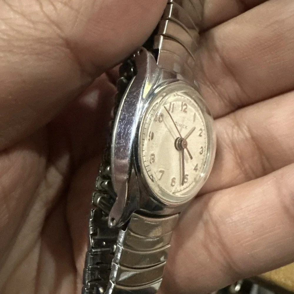 Works Vintage Timex Watch Women Silver White Dial Manual Wind 24mm Fit 6.25in
